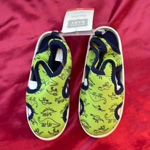 NWT, Hudson baby sandals size 8 with little dinosaurs 🦖